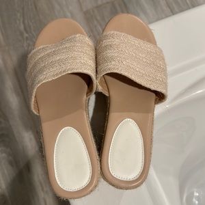 Boutique slides size 7